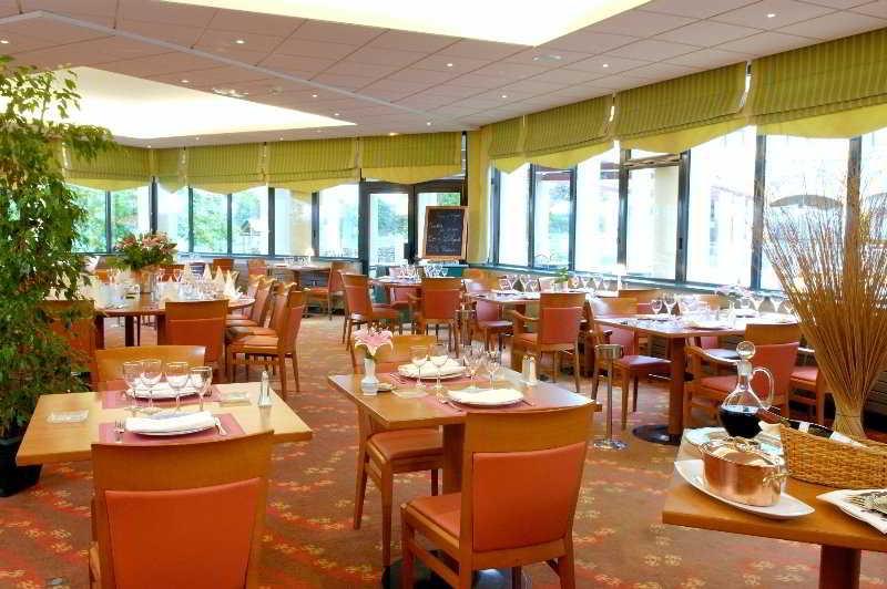 Hotel Le Paddock Magny-Cours Restaurante foto