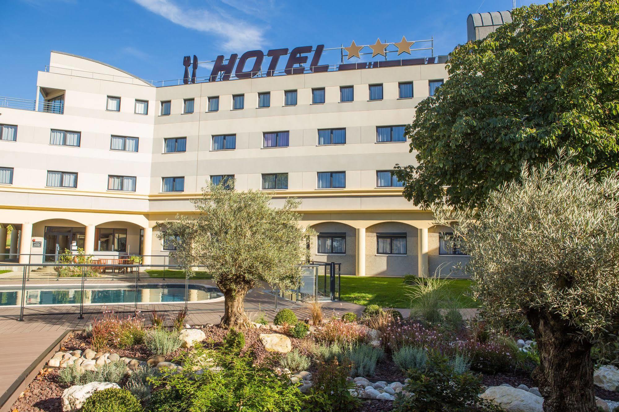 Hotel Le Paddock Magny-Cours Exterior foto